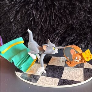 Tom and Jerry Figurine Display with Checkerboard Base - series 2